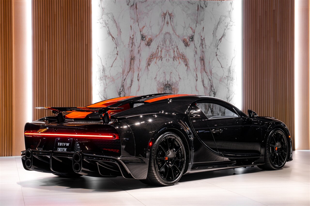2022 Bugatti Chiron Super Sport 300+ - Photo 3 - Beverly Hills, CA 90212