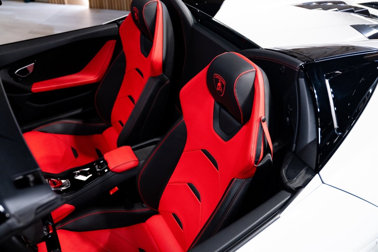 2023 Lamborghini Huracan EVO Spyder - Photo 11 - Beverly Hills, CA 90212