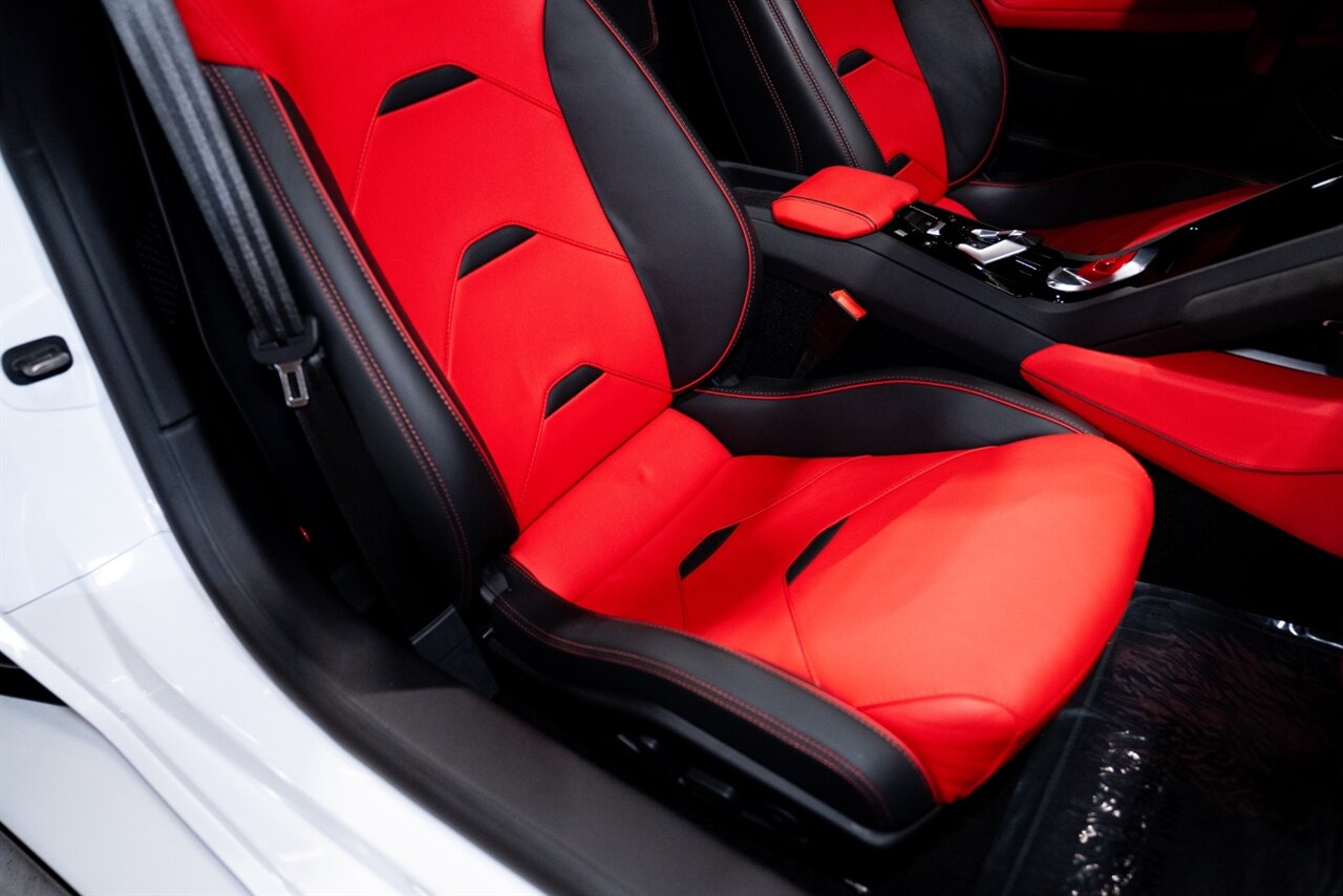 2023 Lamborghini Huracan EVO Spyder - Photo 13 - Beverly Hills, CA 90212