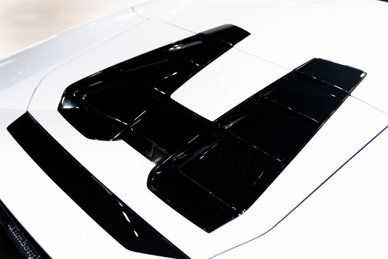 2023 Lamborghini Huracan EVO Spyder - Photo 25 - Beverly Hills, CA 90212