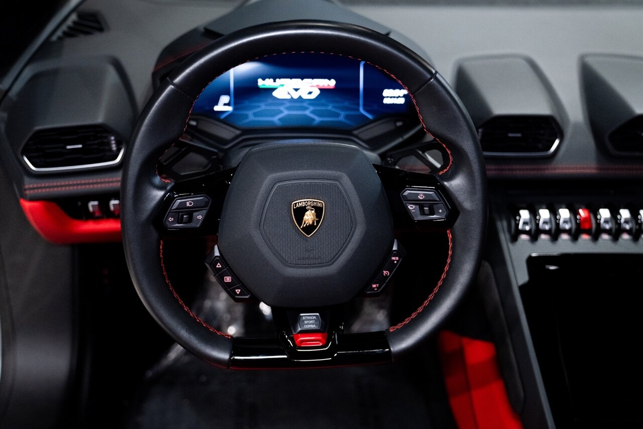 2023 Lamborghini Huracan EVO Spyder - Photo 28 - Beverly Hills, CA 90212