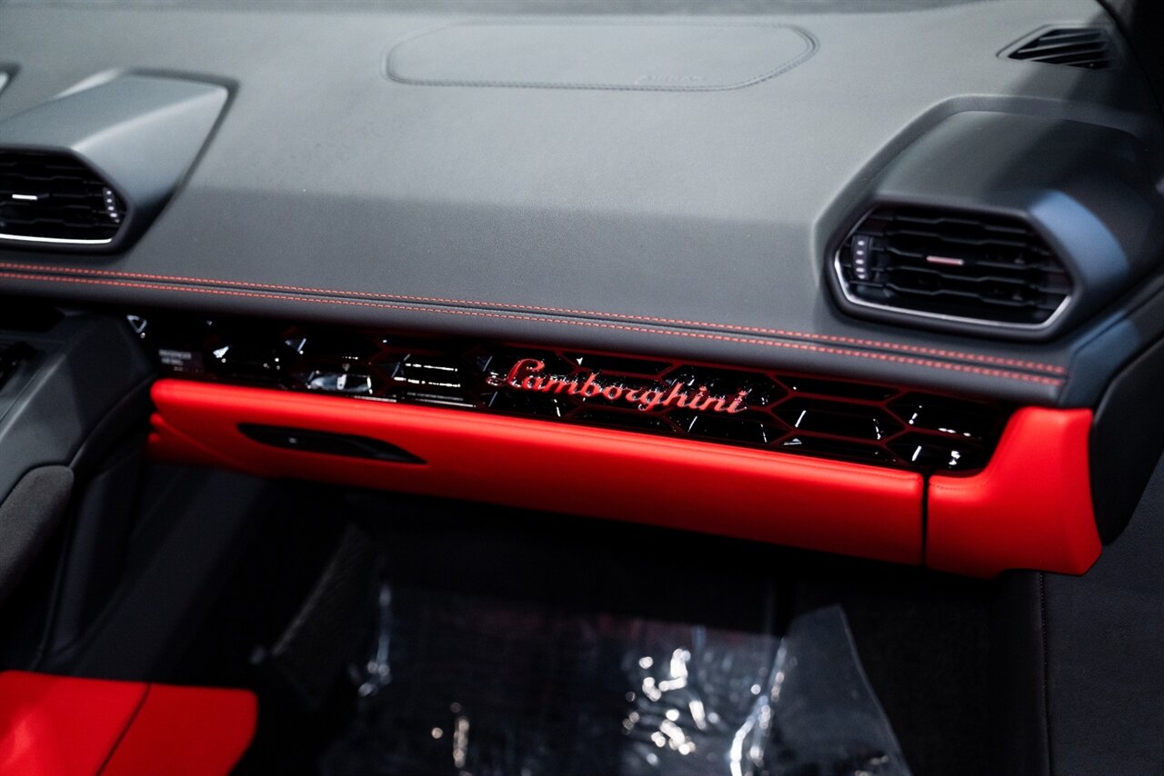 2023 Lamborghini Huracan EVO Spyder - Photo 37 - Beverly Hills, CA 90212