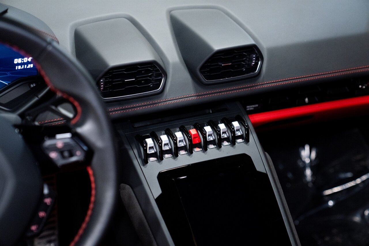 2023 Lamborghini Huracan EVO Spyder - Photo 30 - Beverly Hills, CA 90212