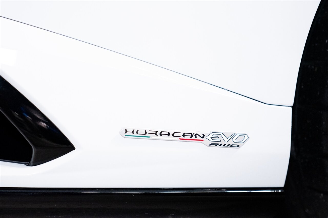 2023 Lamborghini Huracan EVO Spyder - Photo 32 - Beverly Hills, CA 90212