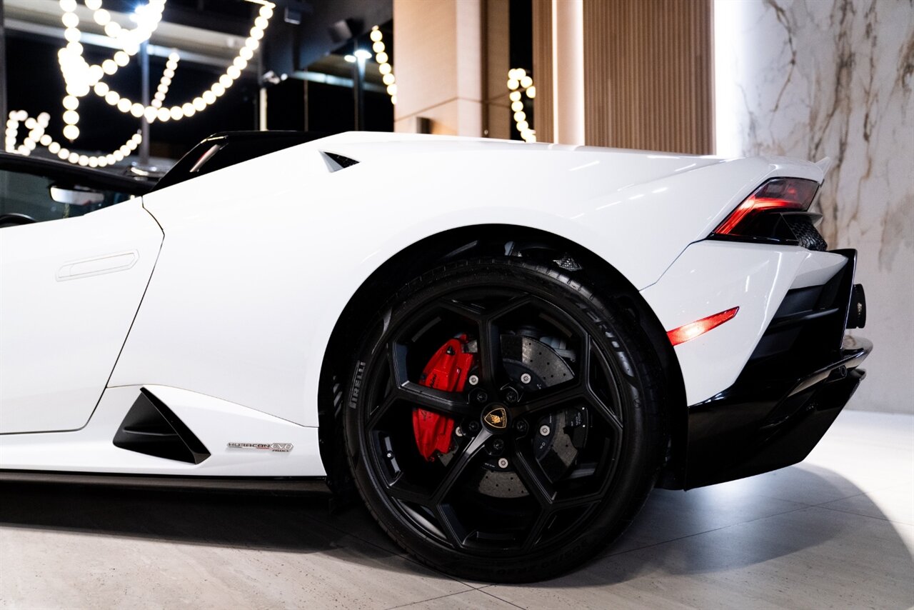 2023 Lamborghini Huracan EVO Spyder - Photo 17 - Beverly Hills, CA 90212