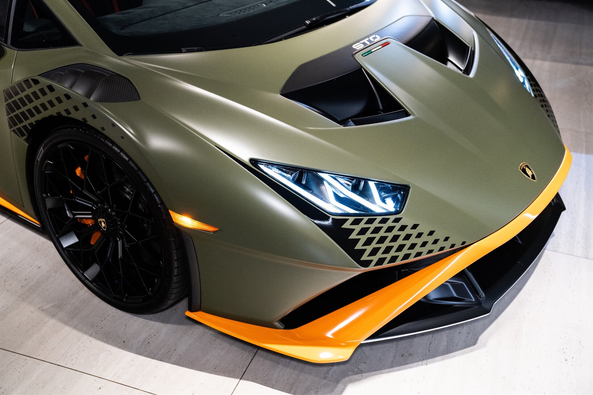 2022 Lamborghini Huracan STO - Photo 6