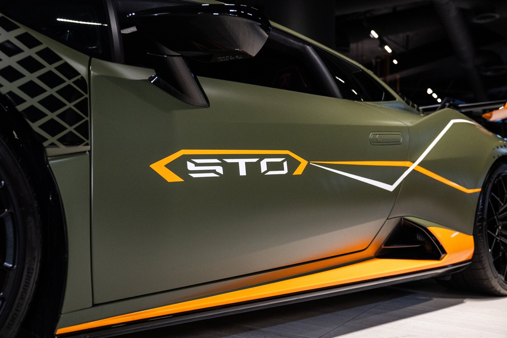 2022 Lamborghini Huracan STO - Photo 20