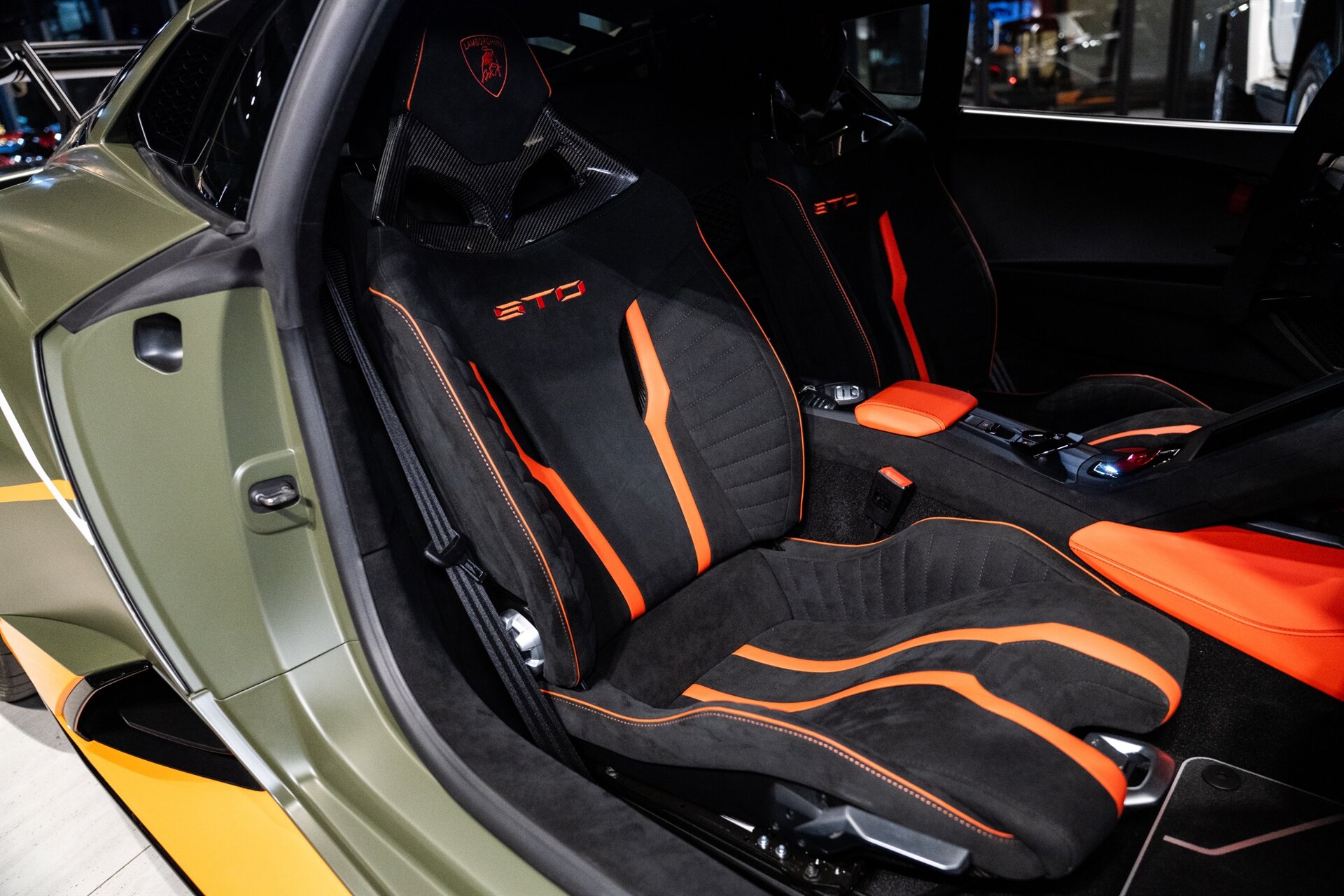 2022 Lamborghini Huracan STO - Photo 32