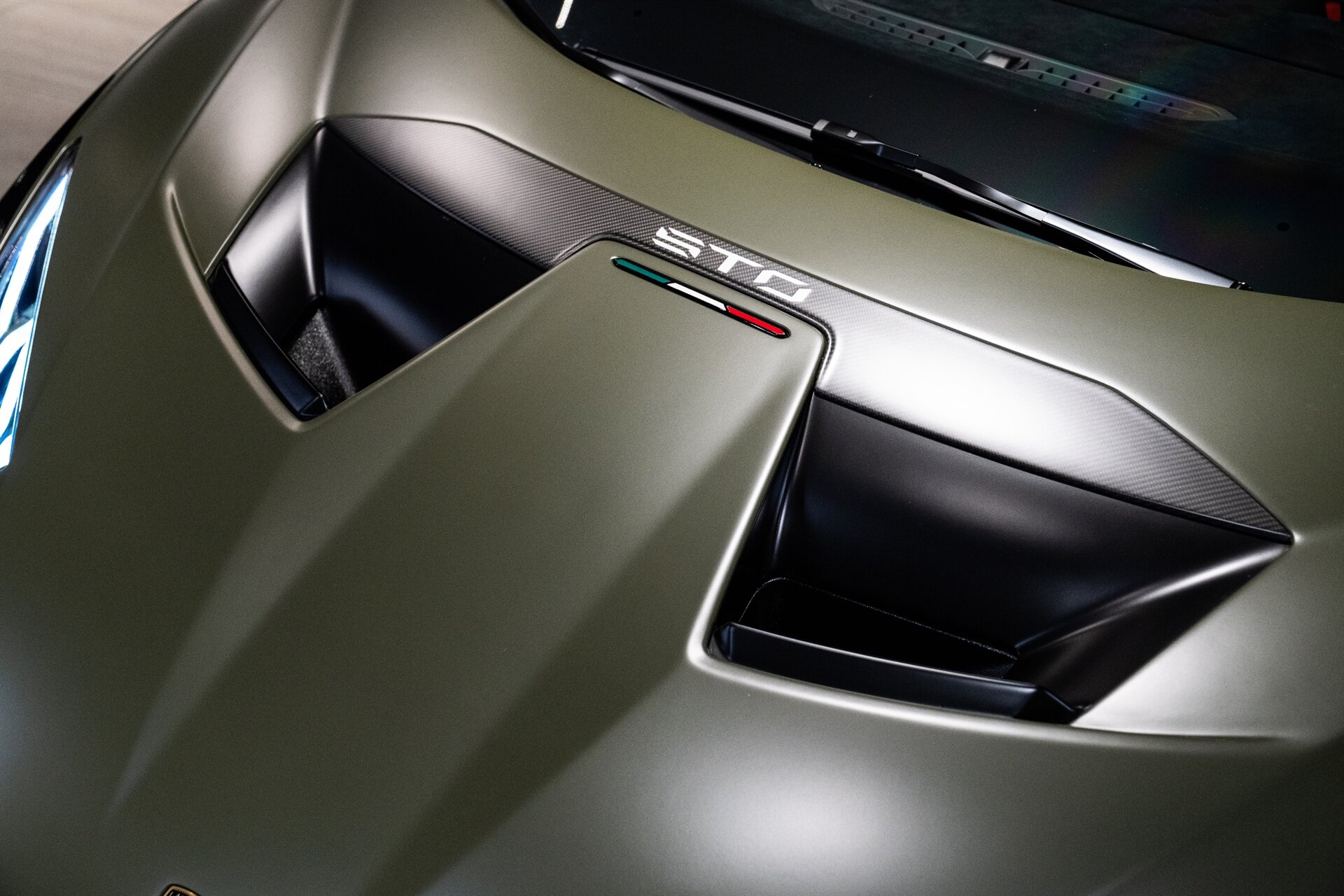 2022 Lamborghini Huracan STO - Photo 10