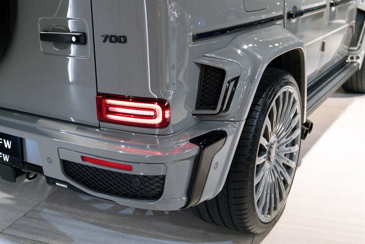 2025 Mercedes-Benz AMG G 700 Brabus   - Photo 9 - Beverly Hills, CA 90212