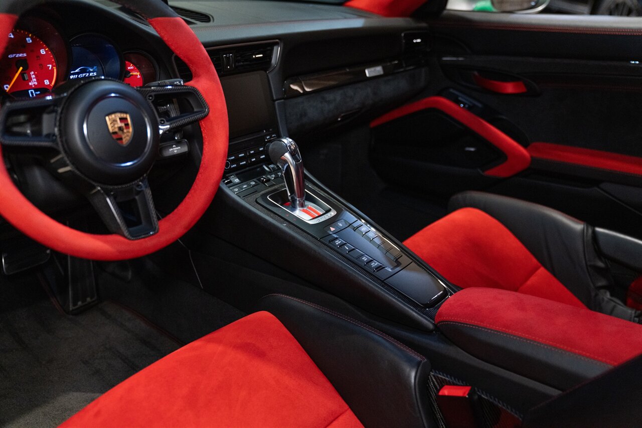 2018 Porsche 911 GT2 RS   - Photo 16 - Beverly Hills, CA 90212