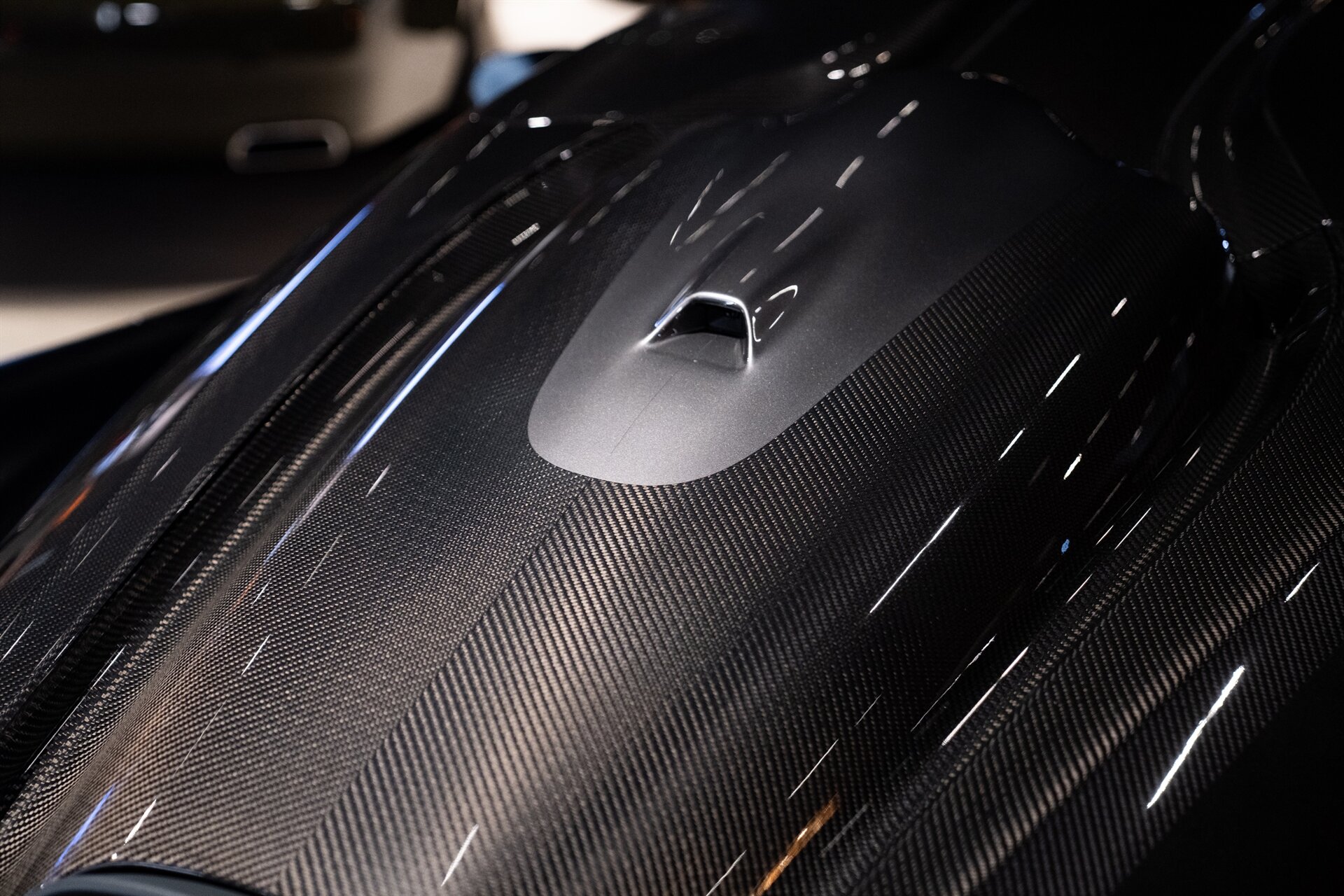 2026 Aston Martin Valhalla - Photo 37