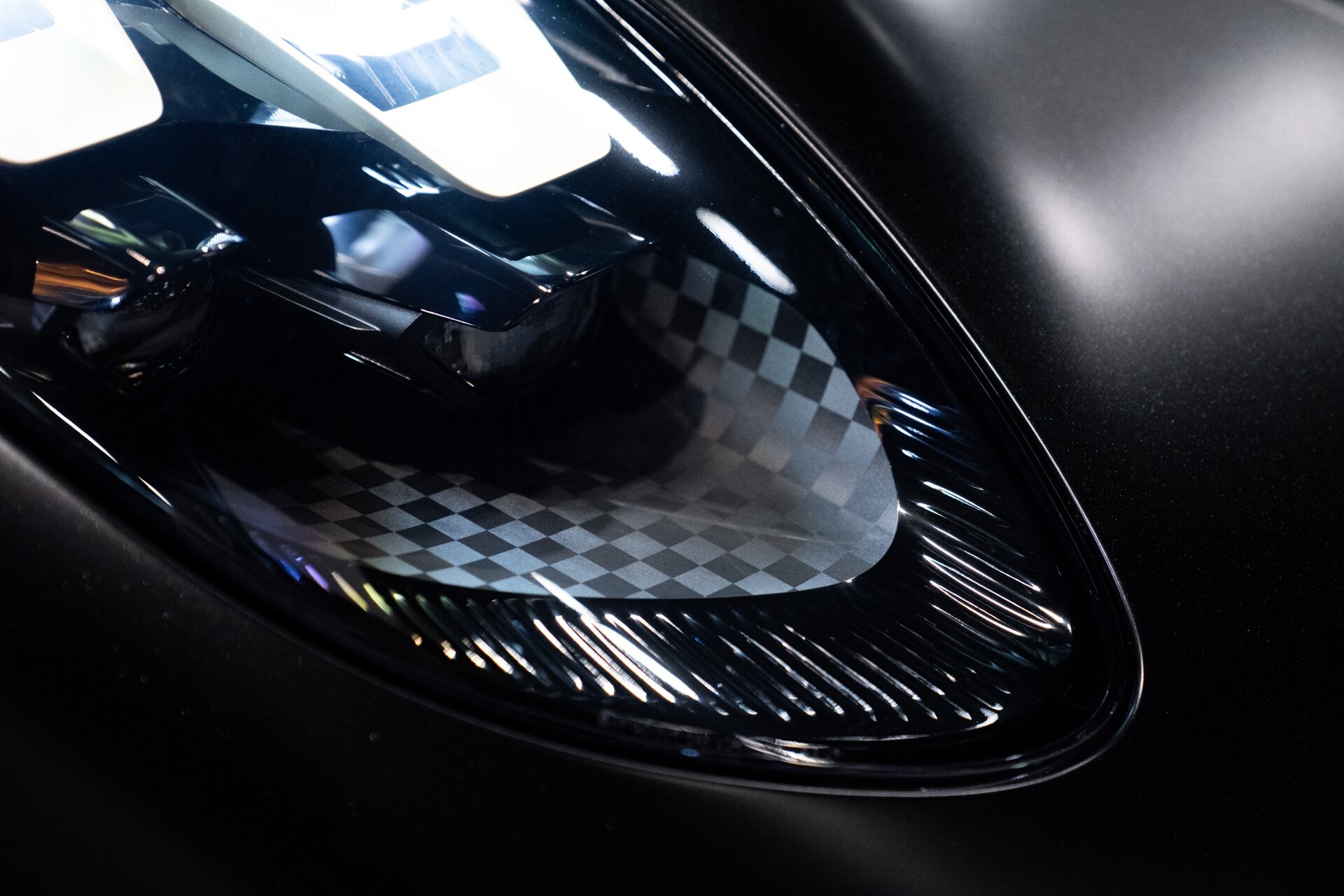 2026 Aston Martin Valhalla - Photo 10