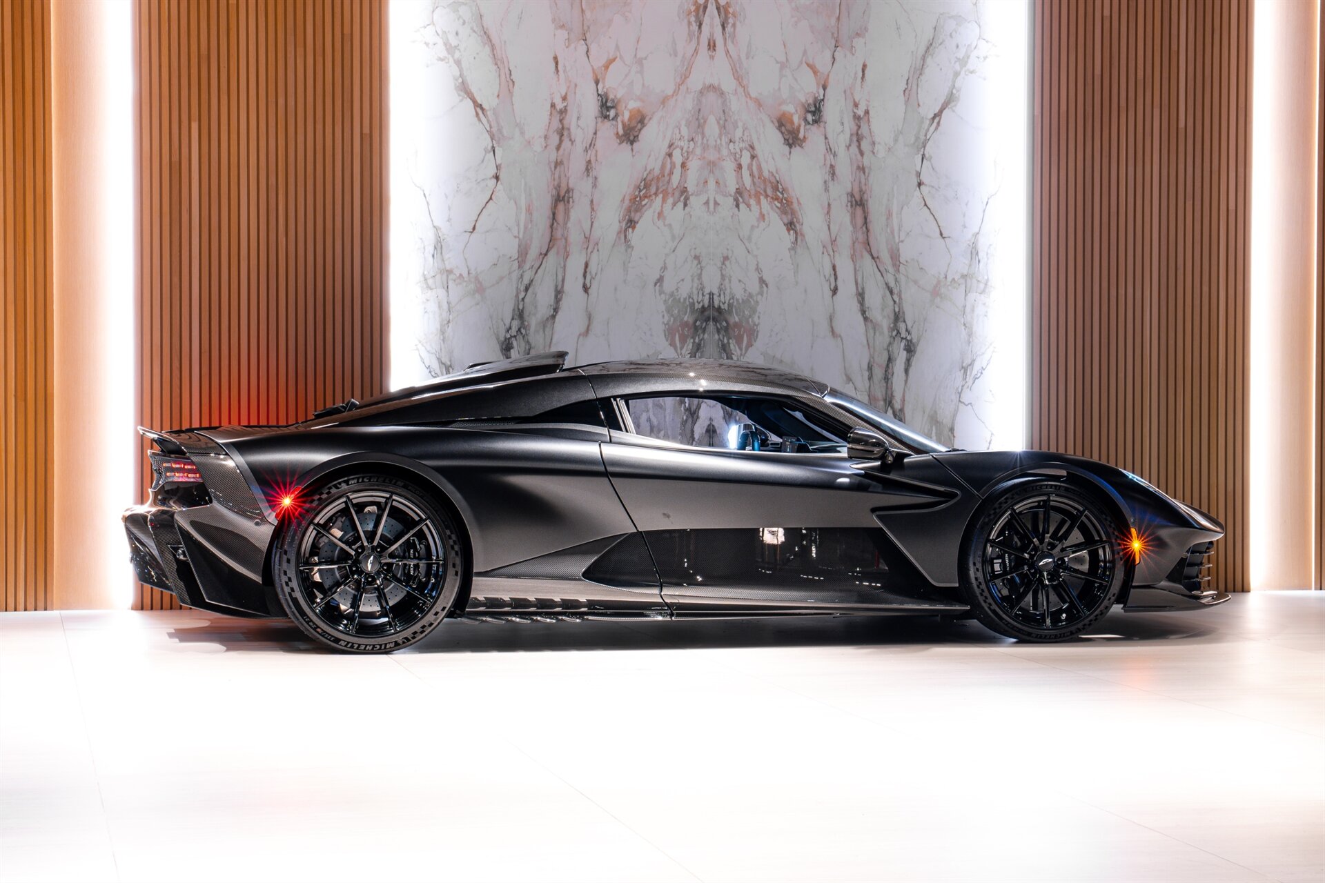 2026 Aston Martin Valhalla - Photo 4