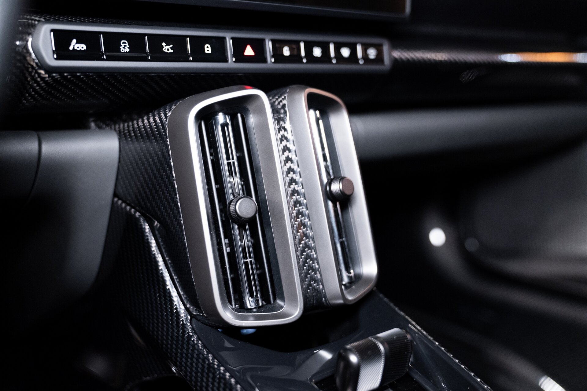 2026 Aston Martin Valhalla - Photo 30
