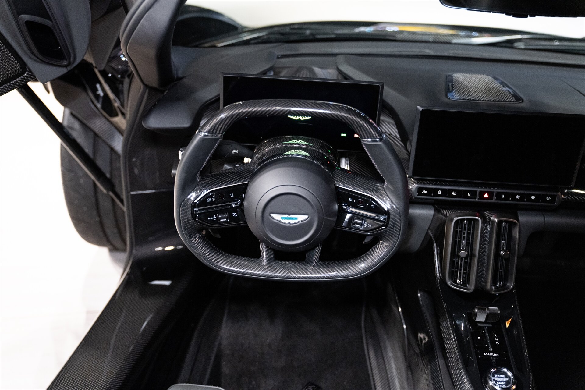 2026 Aston Martin Valhalla - Photo 23