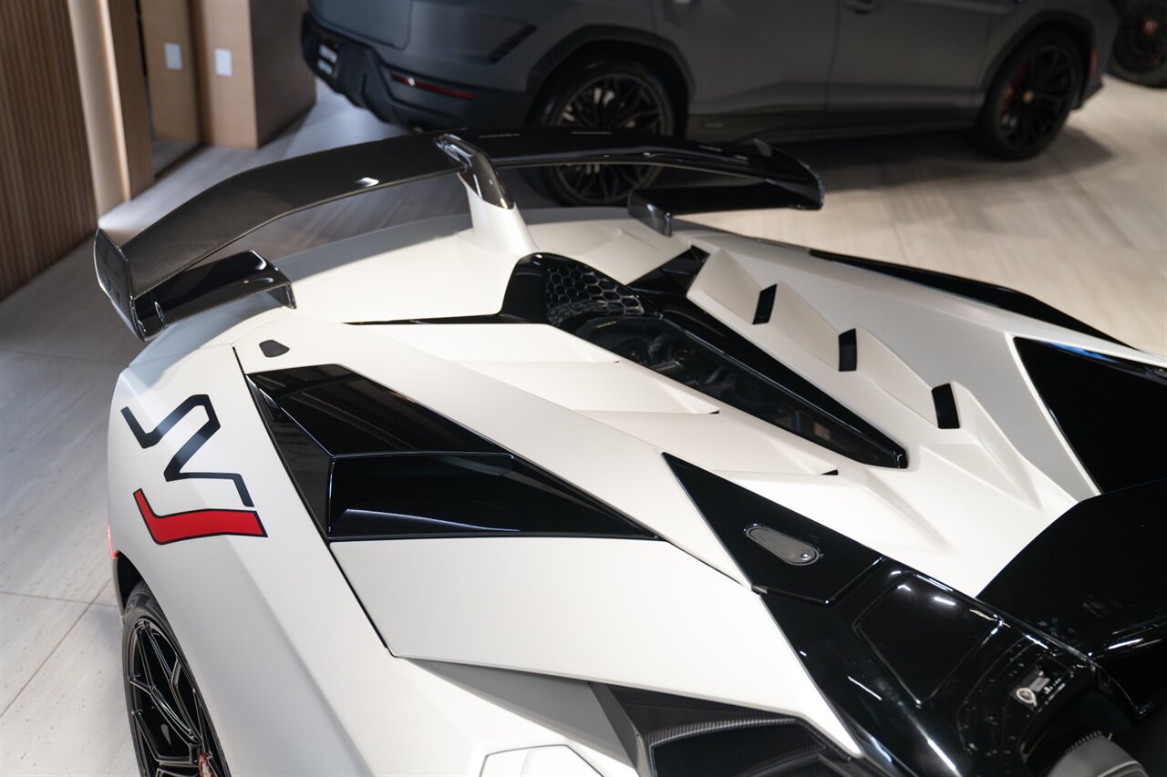 2020 Lamborghini Aventador LP 770-4 SVJ   - Photo 35 - Beverly Hills, CA 90212