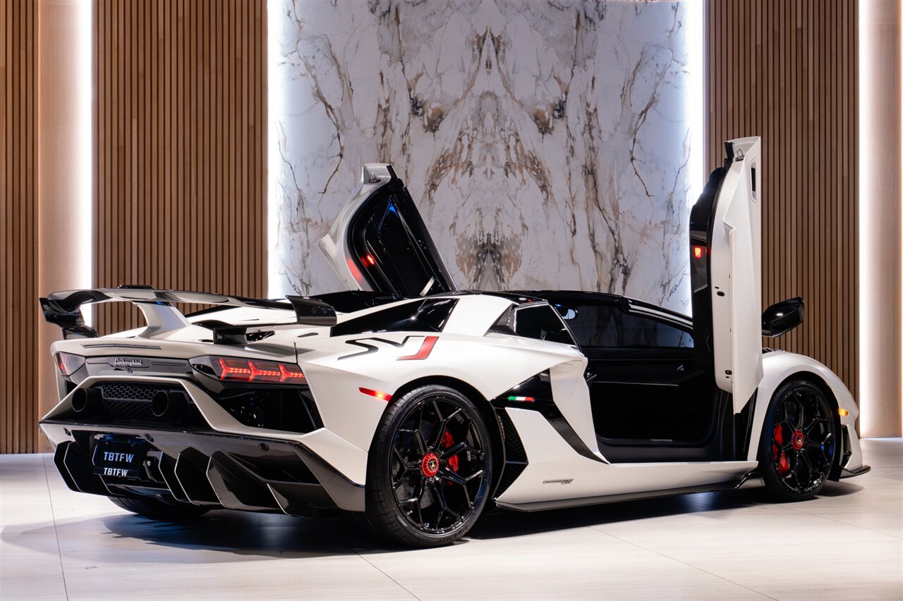 2020 Lamborghini Aventador LP 770-4 SVJ   - Photo 4 - Beverly Hills, CA 90212