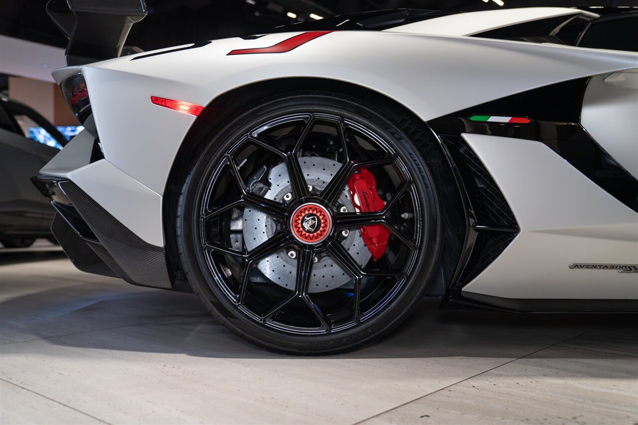 2020 Lamborghini Aventador LP 770-4 SVJ   - Photo 33 - Beverly Hills, CA 90212