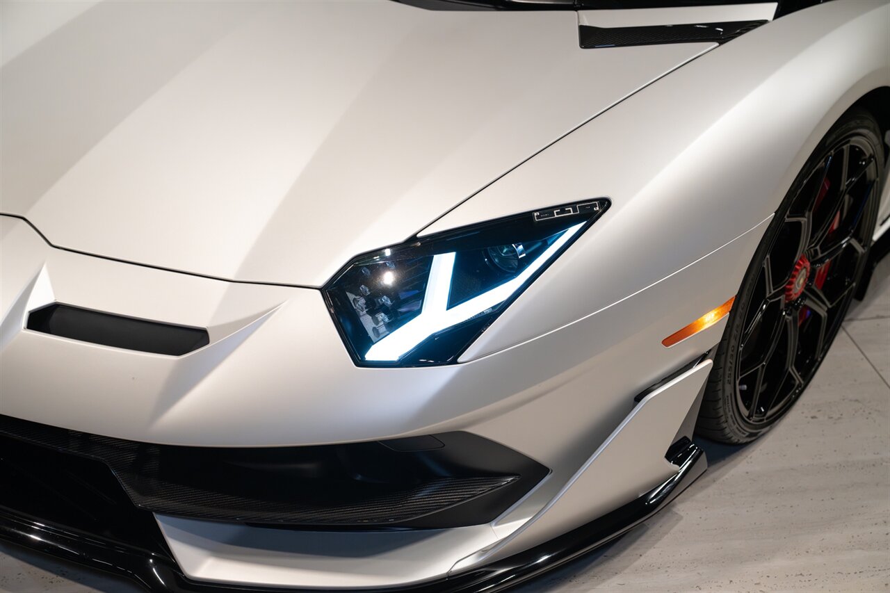 2020 Lamborghini Aventador LP 770-4 SVJ   - Photo 8 - Beverly Hills, CA 90212