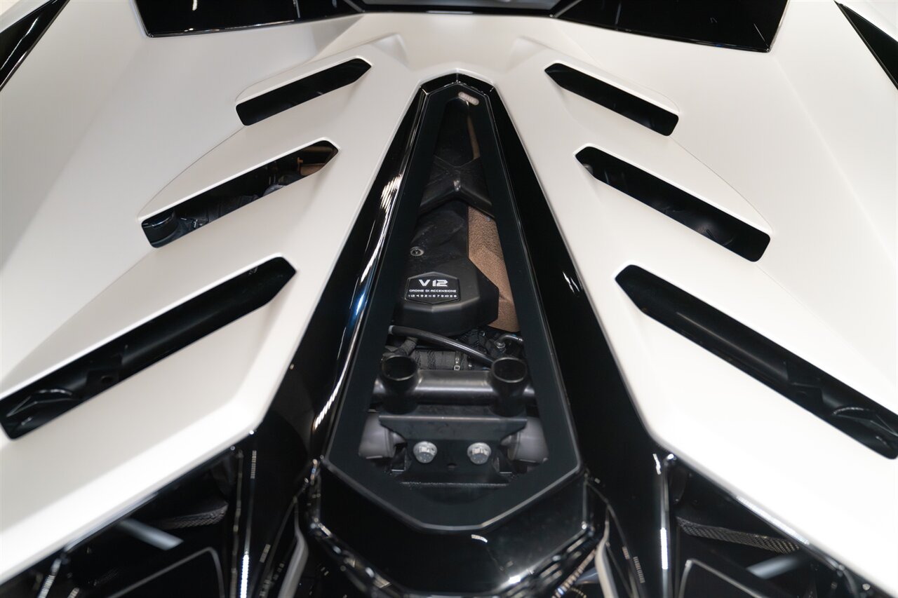 2020 Lamborghini Aventador LP 770-4 SVJ   - Photo 36 - Beverly Hills, CA 90212