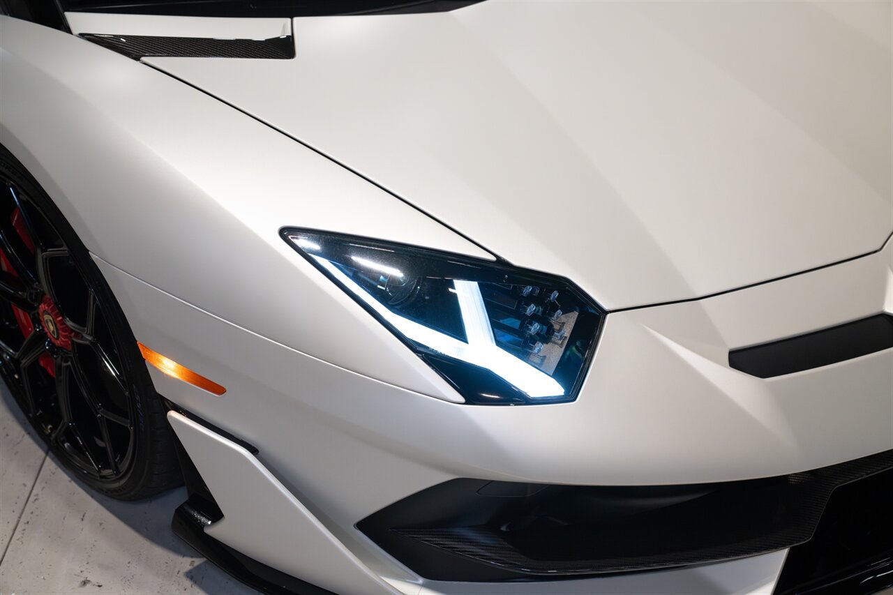 2020 Lamborghini Aventador LP 770-4 SVJ   - Photo 10 - Beverly Hills, CA 90212