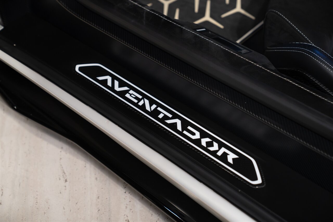 2020 Lamborghini Aventador LP 770-4 SVJ   - Photo 38 - Beverly Hills, CA 90212