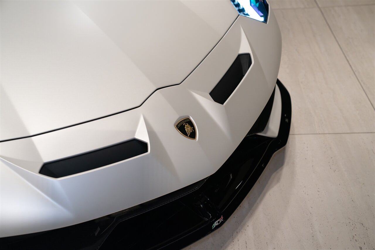 2020 Lamborghini Aventador LP 770-4 SVJ   - Photo 11 - Beverly Hills, CA 90212