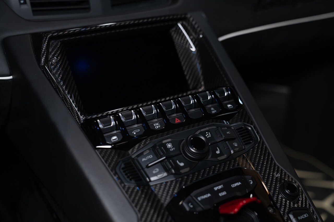 2020 Lamborghini Aventador LP 770-4 SVJ   - Photo 43 - Beverly Hills, CA 90212