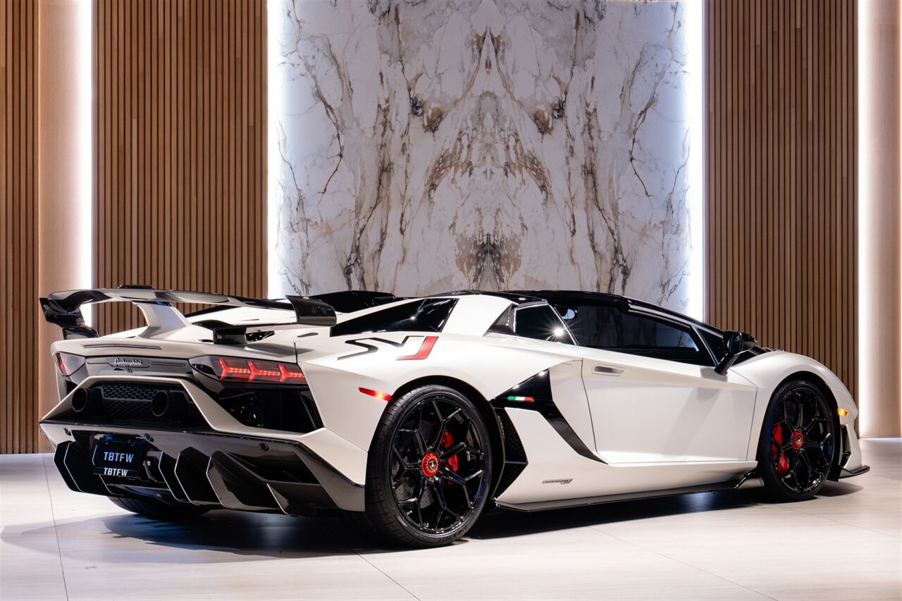 2020 Lamborghini Aventador LP 770-4 SVJ   - Photo 5 - Beverly Hills, CA 90212