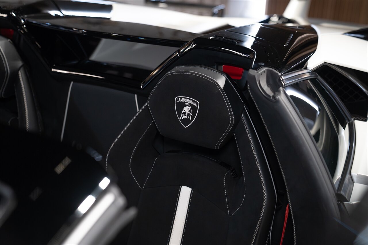 2020 Lamborghini Aventador LP 770-4 SVJ   - Photo 19 - Beverly Hills, CA 90212