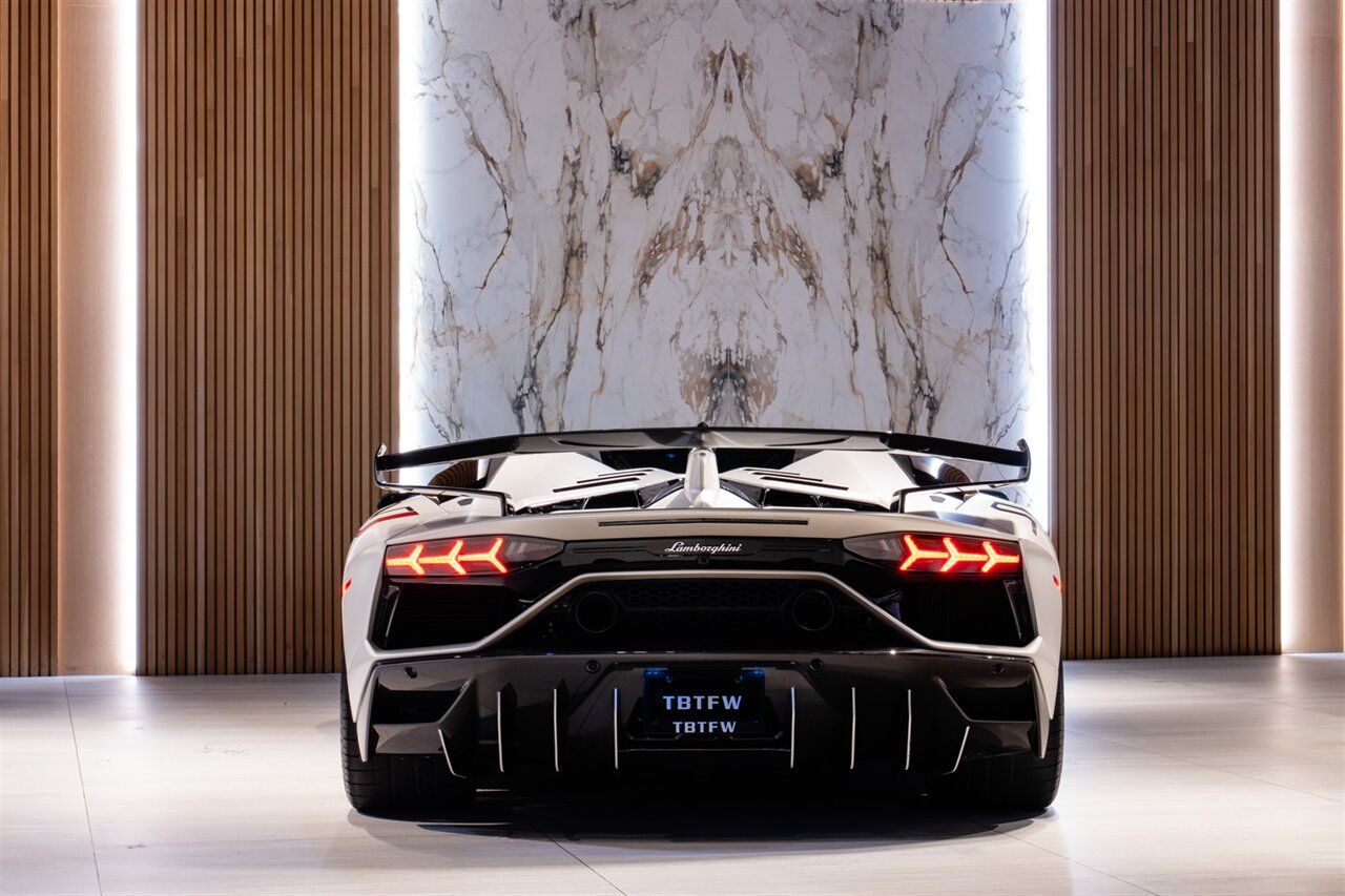 2020 Lamborghini Aventador LP 770-4 SVJ   - Photo 7 - Beverly Hills, CA 90212