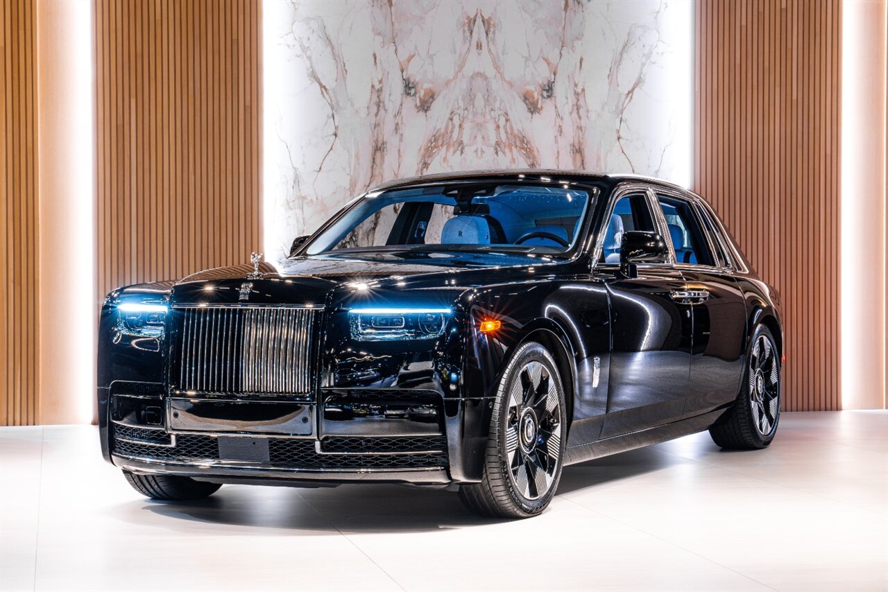 2023 Rolls-Royce Phantom - Photo 1 - Beverly Hills, CA 90212