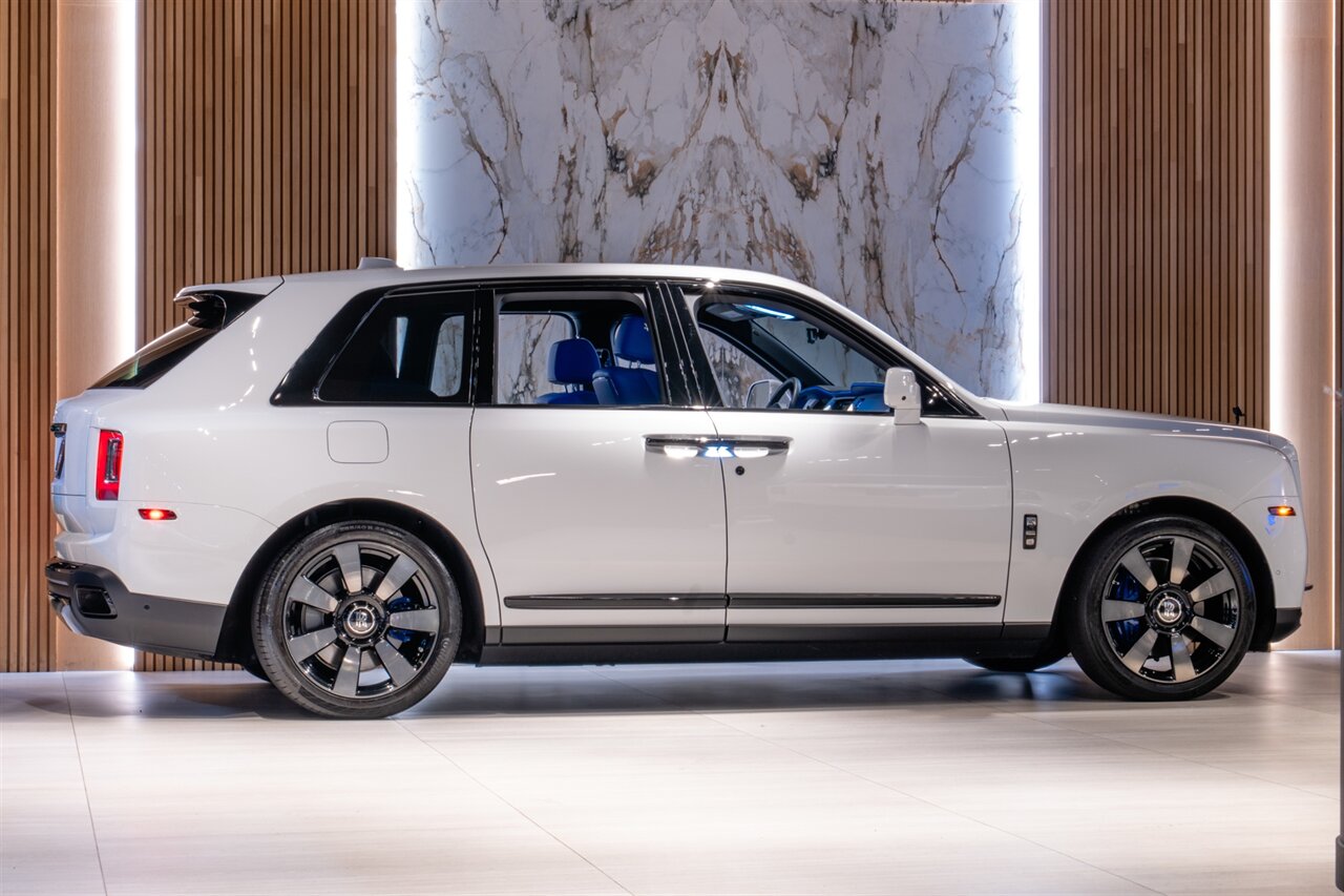 2023 Rolls-Royce Cullinan   - Photo 5 - Beverly Hills, CA 90212