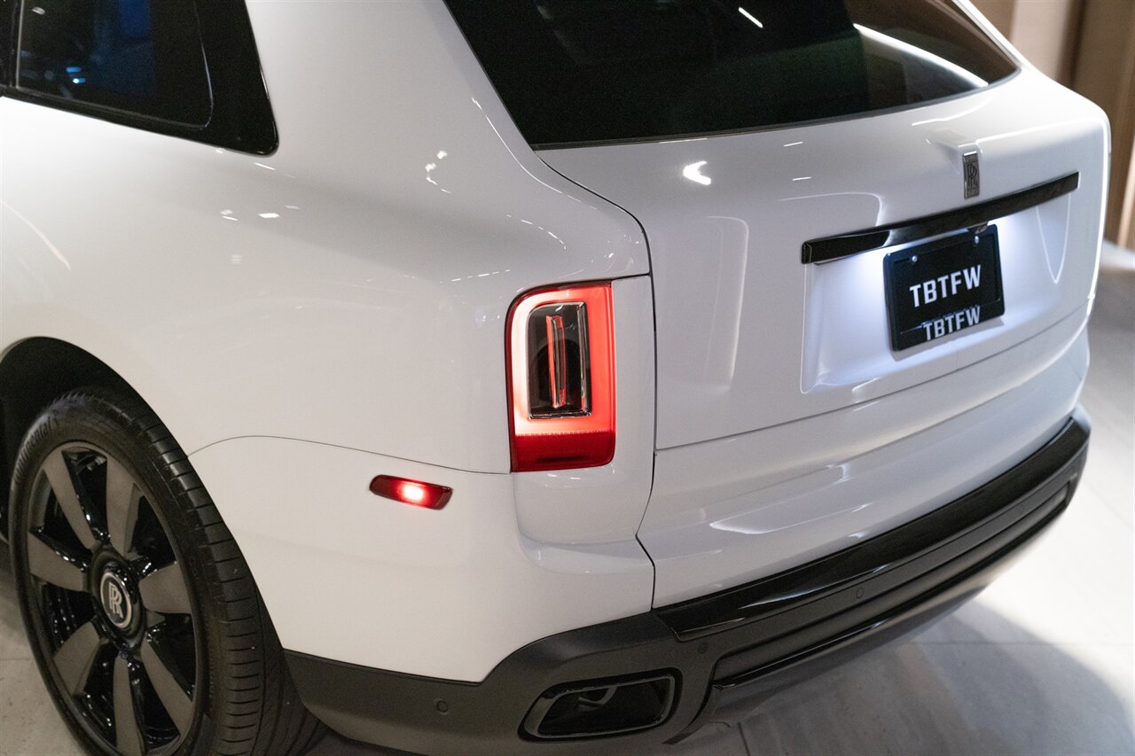 2023 Rolls-Royce Cullinan   - Photo 19 - Beverly Hills, CA 90212