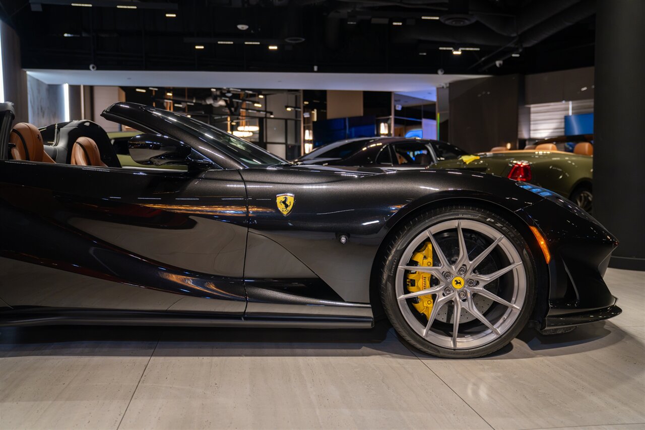 2021 Ferrari 812 GTS   - Photo 26 - Beverly Hills, CA 90212