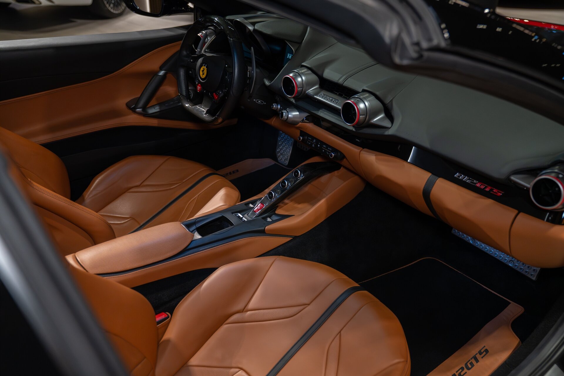 2021 Ferrari 812 GTS - Photo 28