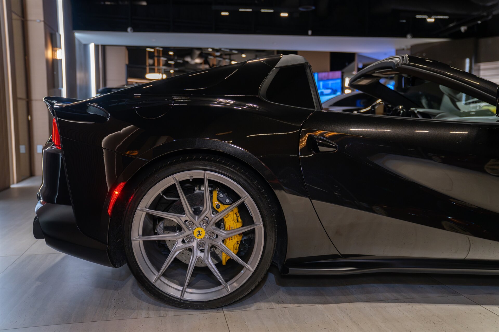 2021 Ferrari 812 GTS - Photo 25