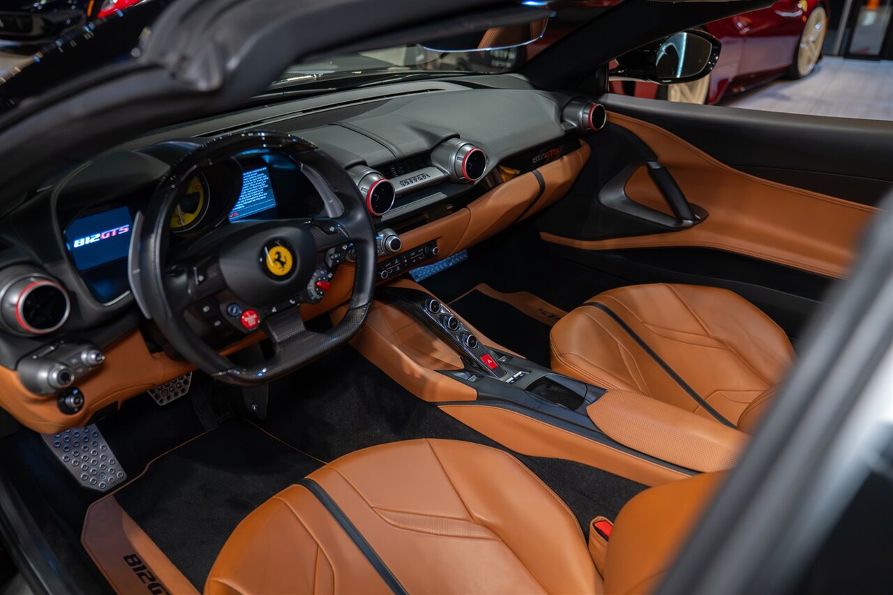 2021 Ferrari 812 GTS   - Photo 19 - Beverly Hills, CA 90212