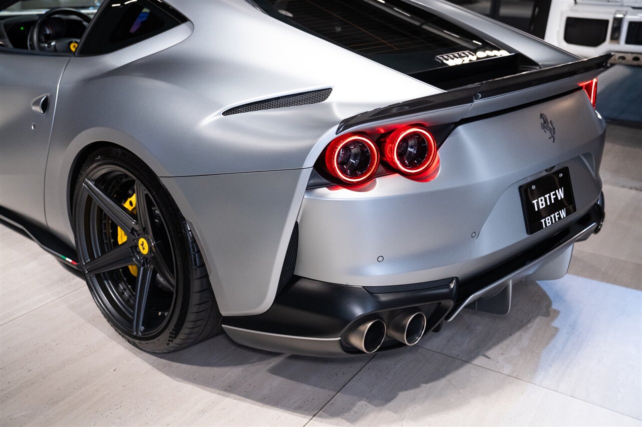 2019 Ferrari 812 Superfast - Photo 27 - Beverly Hills, CA 90212