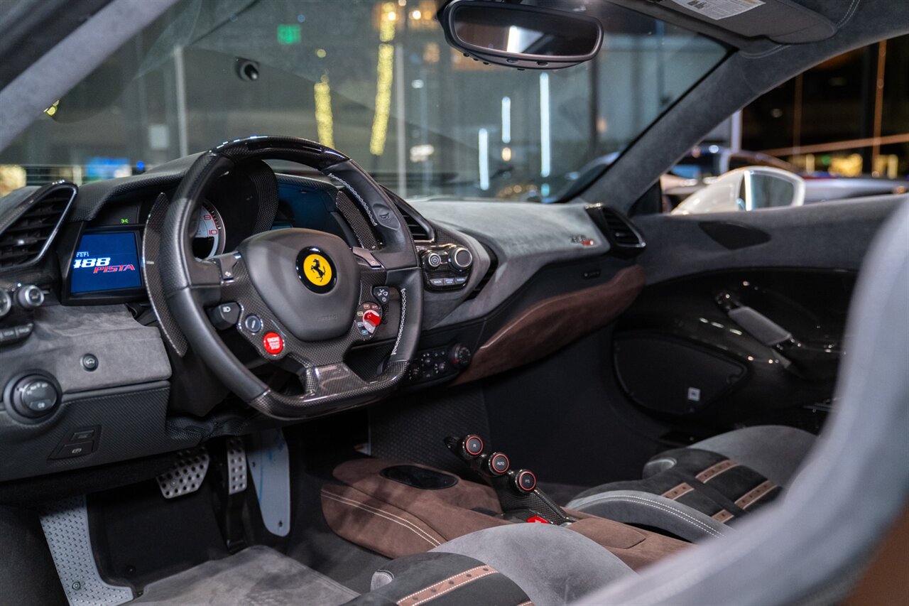 2019 Ferrari 488 Pista   - Photo 34 - Beverly Hills, CA 90212