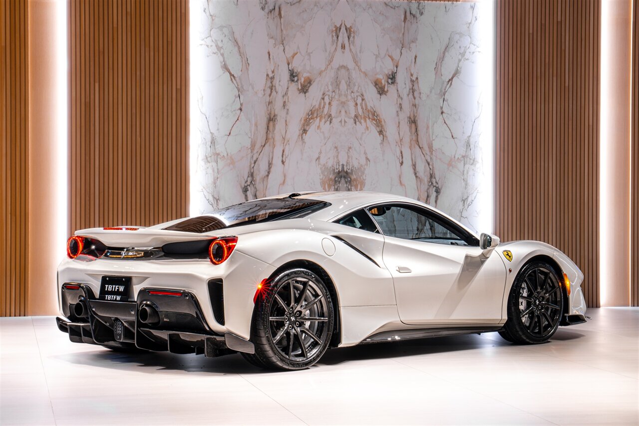 2019 Ferrari 488 Pista   - Photo 3 - Beverly Hills, CA 90212