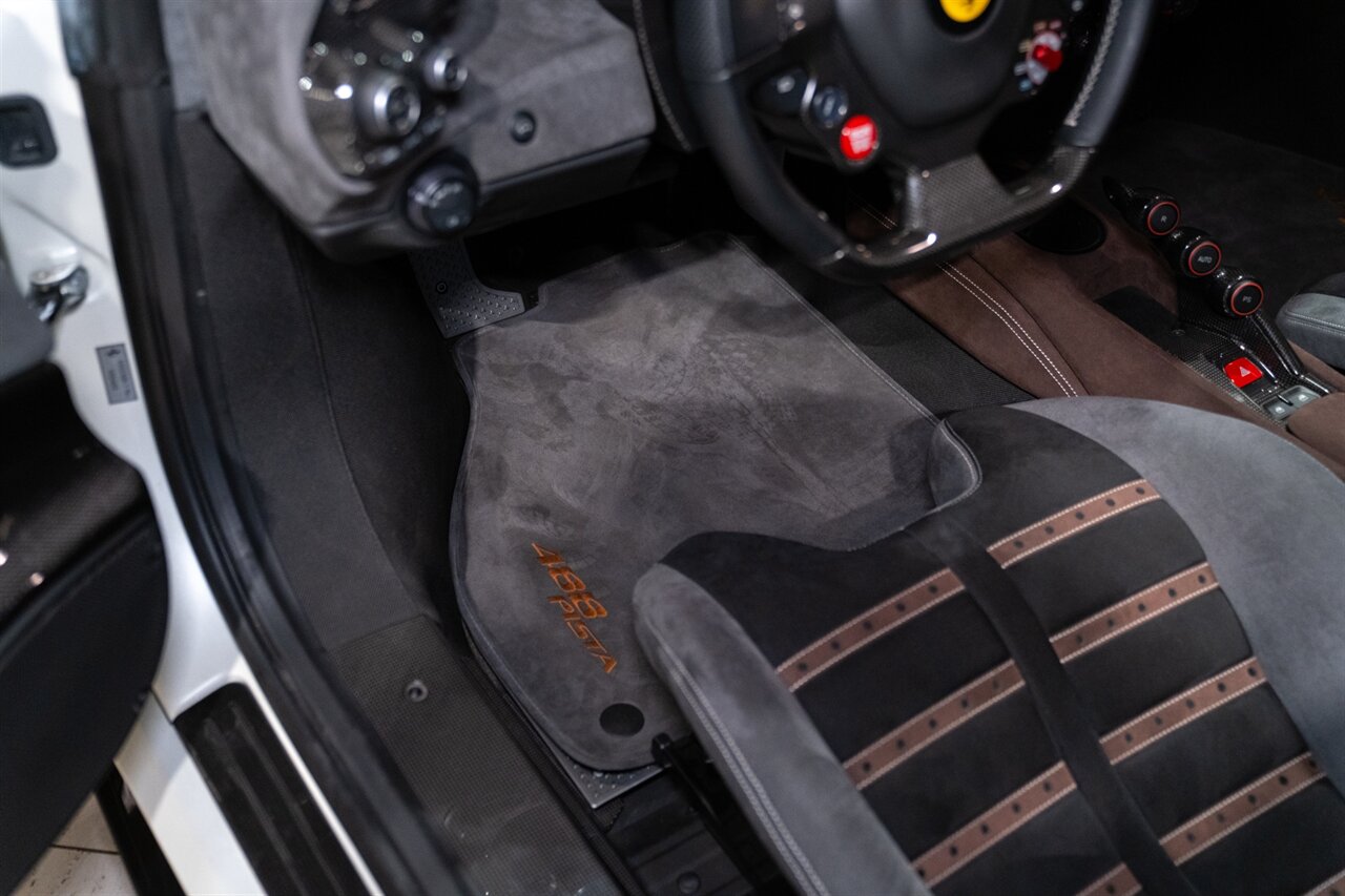 2019 Ferrari 488 Pista   - Photo 24 - Beverly Hills, CA 90212