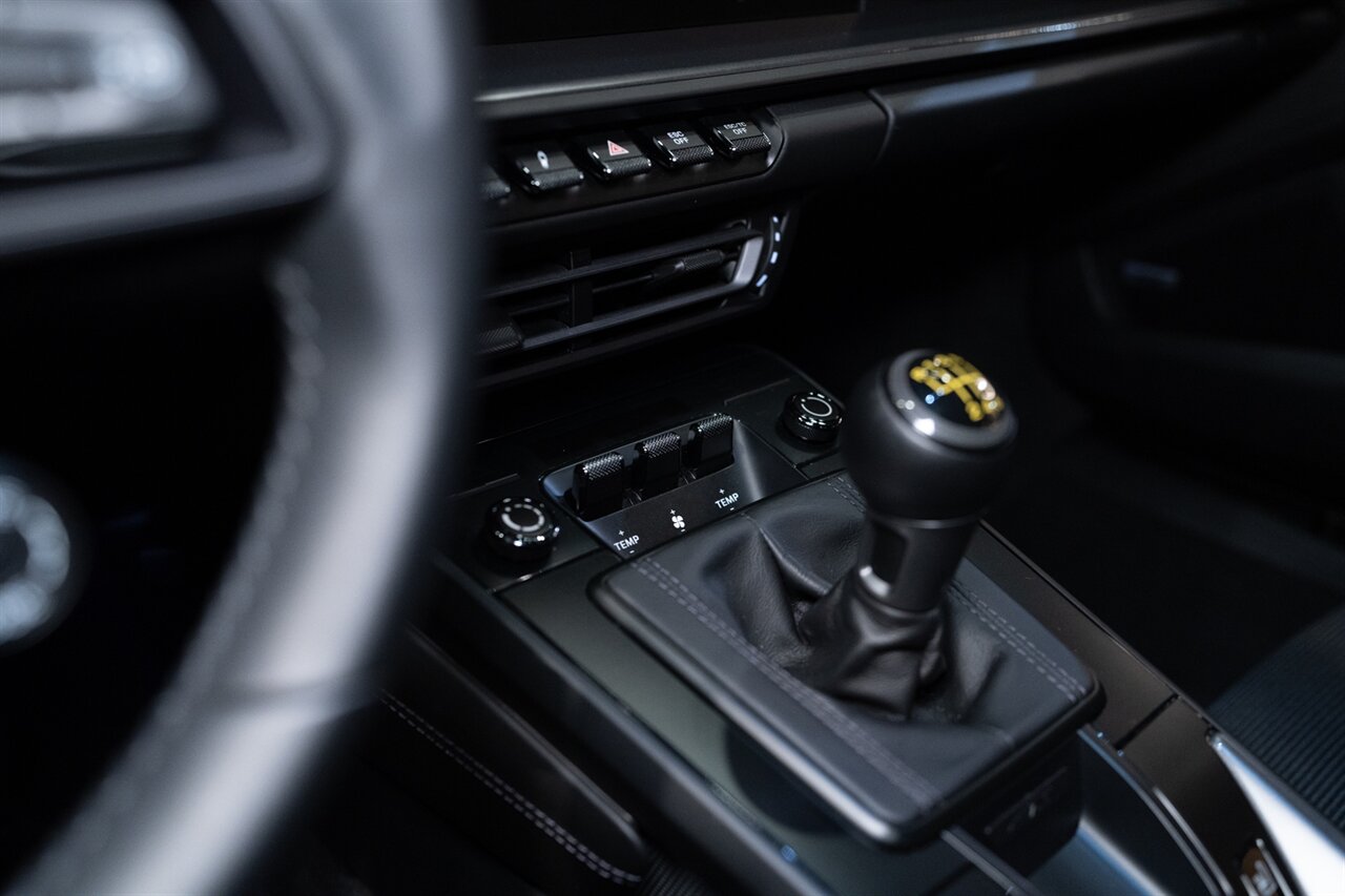 2022 Porsche 911 GT3 Touring   - Photo 20 - Beverly Hills, CA 90212