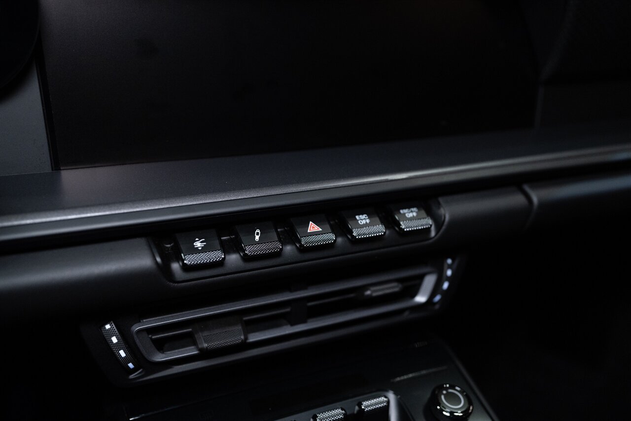 2022 Porsche 911 GT3 Touring   - Photo 26 - Beverly Hills, CA 90212