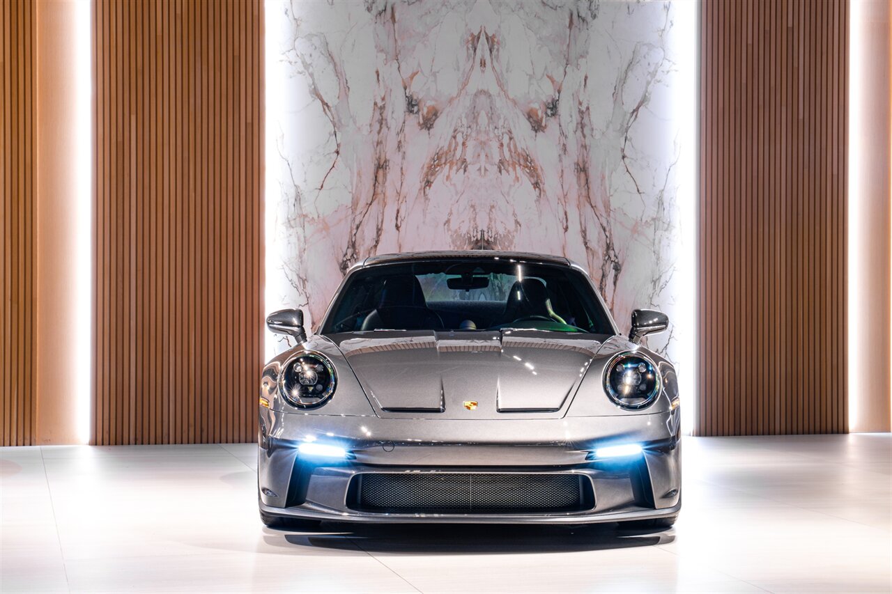 2022 Porsche 911 GT3 Touring   - Photo 2 - Beverly Hills, CA 90212