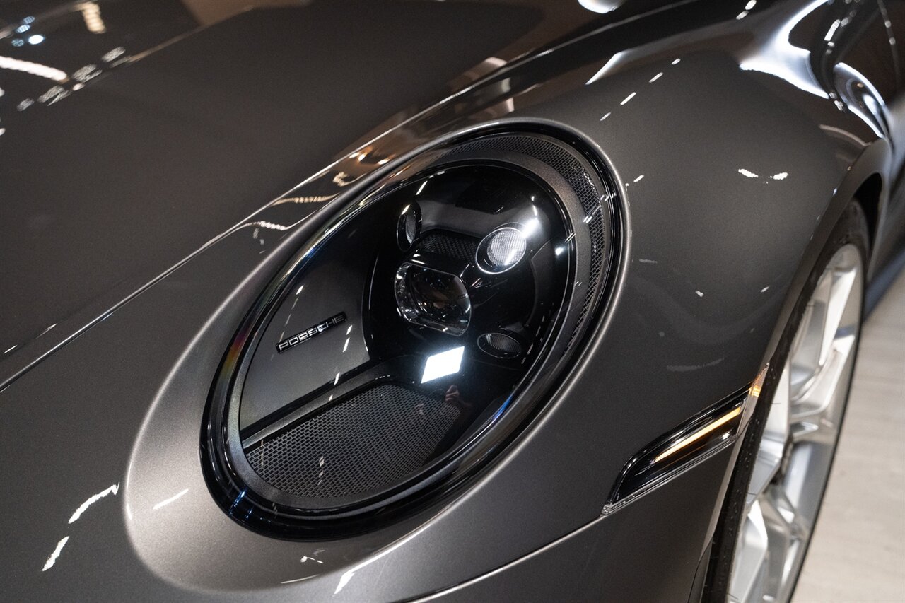 2022 Porsche 911 GT3 Touring   - Photo 8 - Beverly Hills, CA 90212