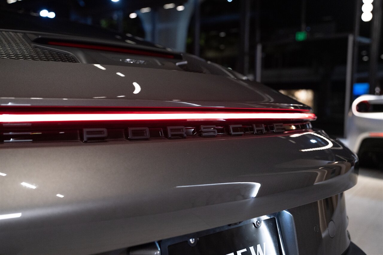 2022 Porsche 911 GT3 Touring   - Photo 32 - Beverly Hills, CA 90212