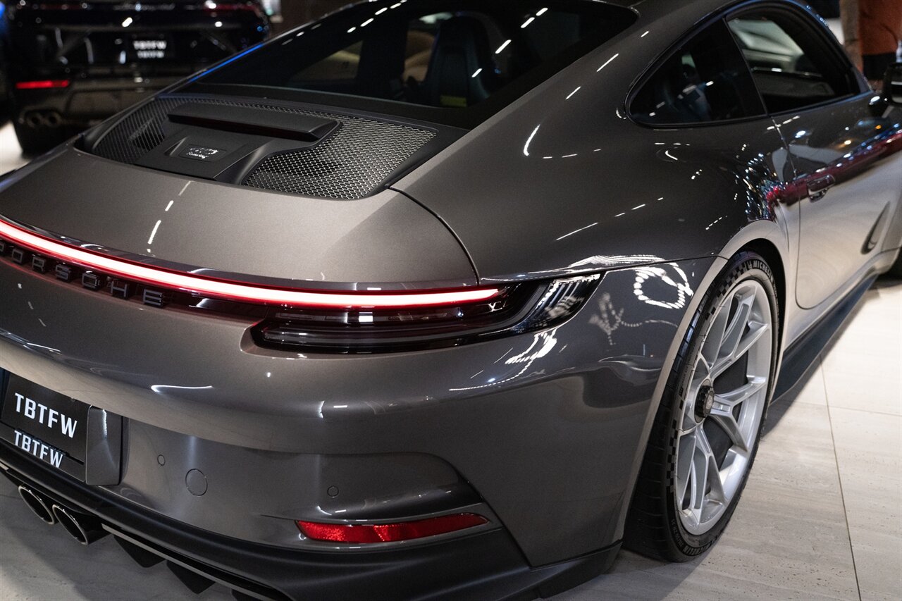 2022 Porsche 911 GT3 Touring   - Photo 33 - Beverly Hills, CA 90212