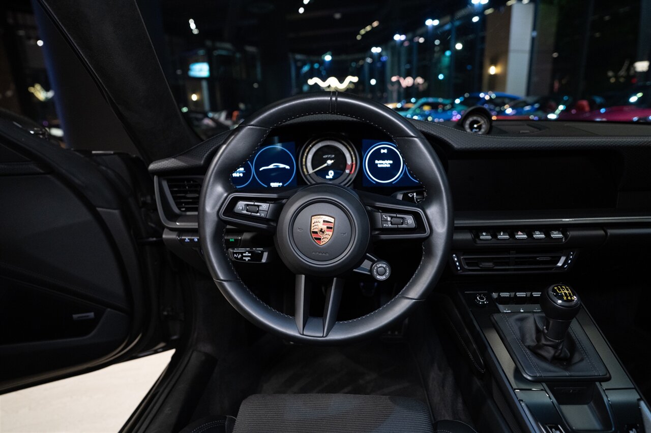 2022 Porsche 911 GT3 Touring   - Photo 21 - Beverly Hills, CA 90212